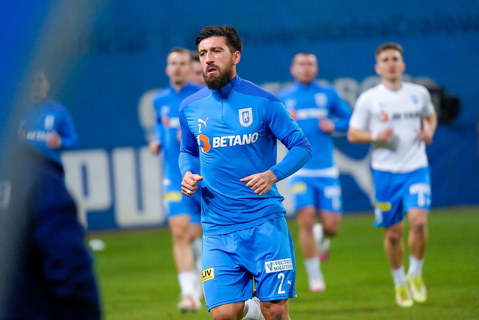 Fotbaliștii au ieșit la încălzire