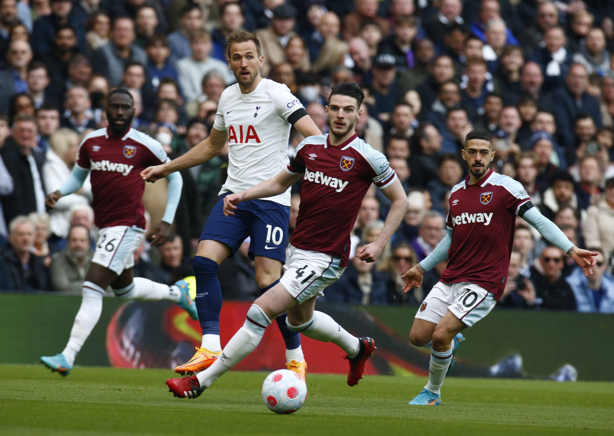  Declan Rice are 188 de meciuri jucate în Premier League pentru West Ham Copyright: xActionxFotoxSportx 