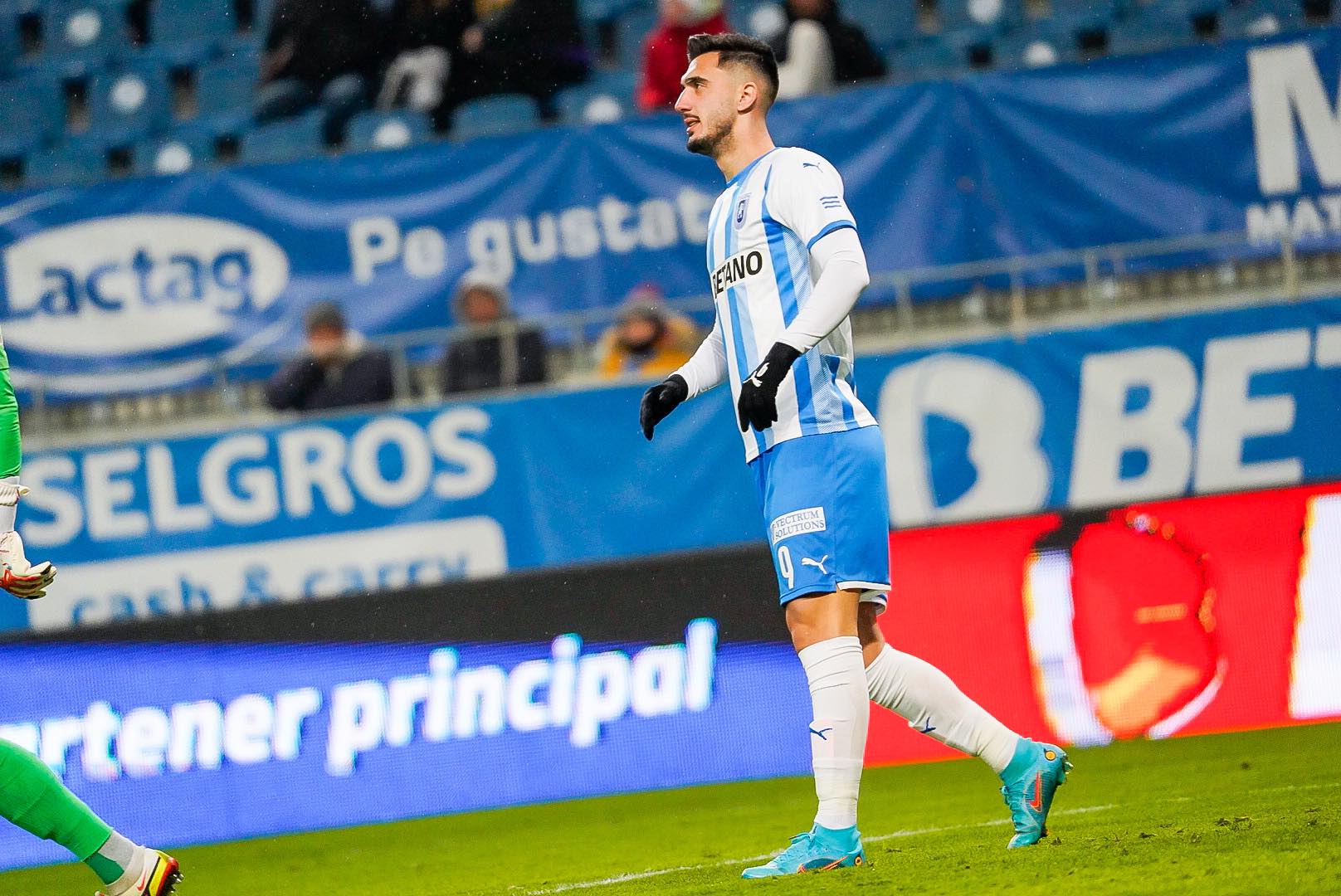 Ivan are 54 de goluri marcate pentru Universitatea în 227 de meciuri 