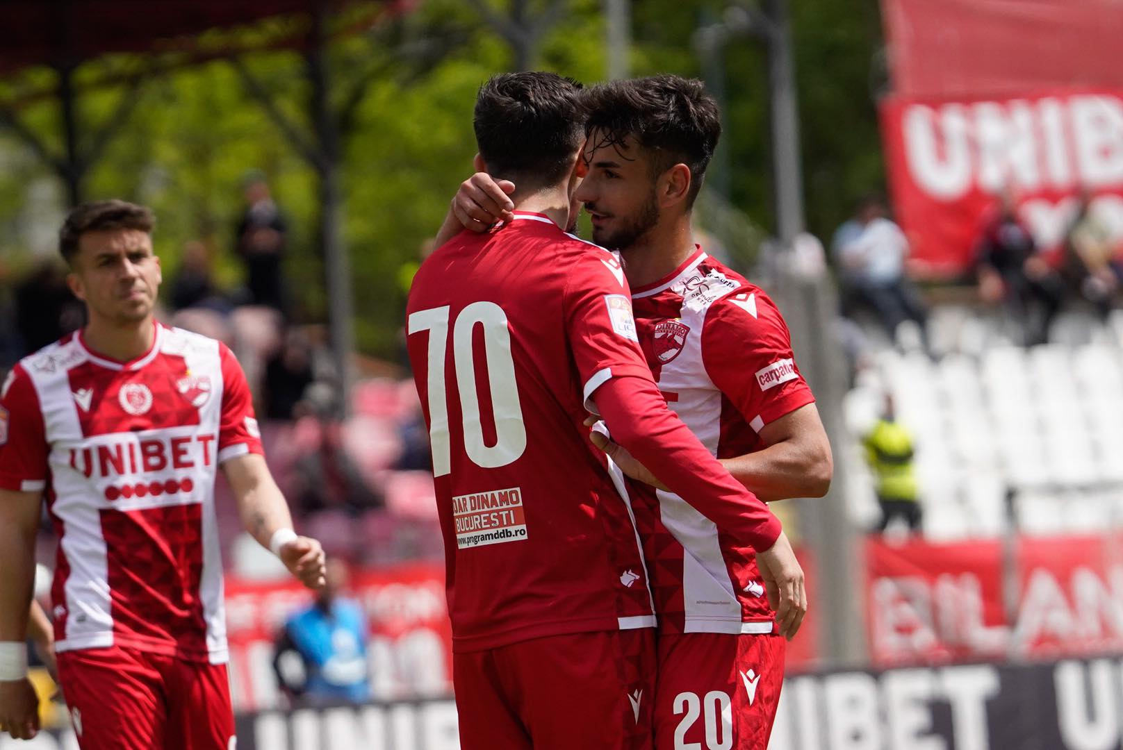 Vlad Morar face dubla