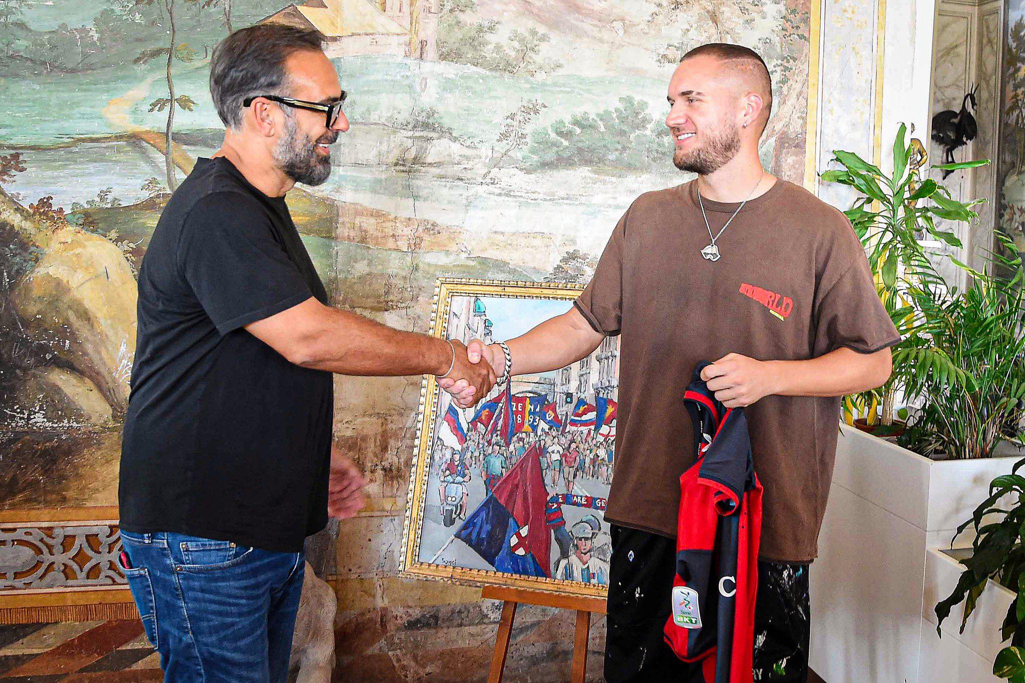 George Pușcaș, prezentat oficial la Genoa, în Serie B