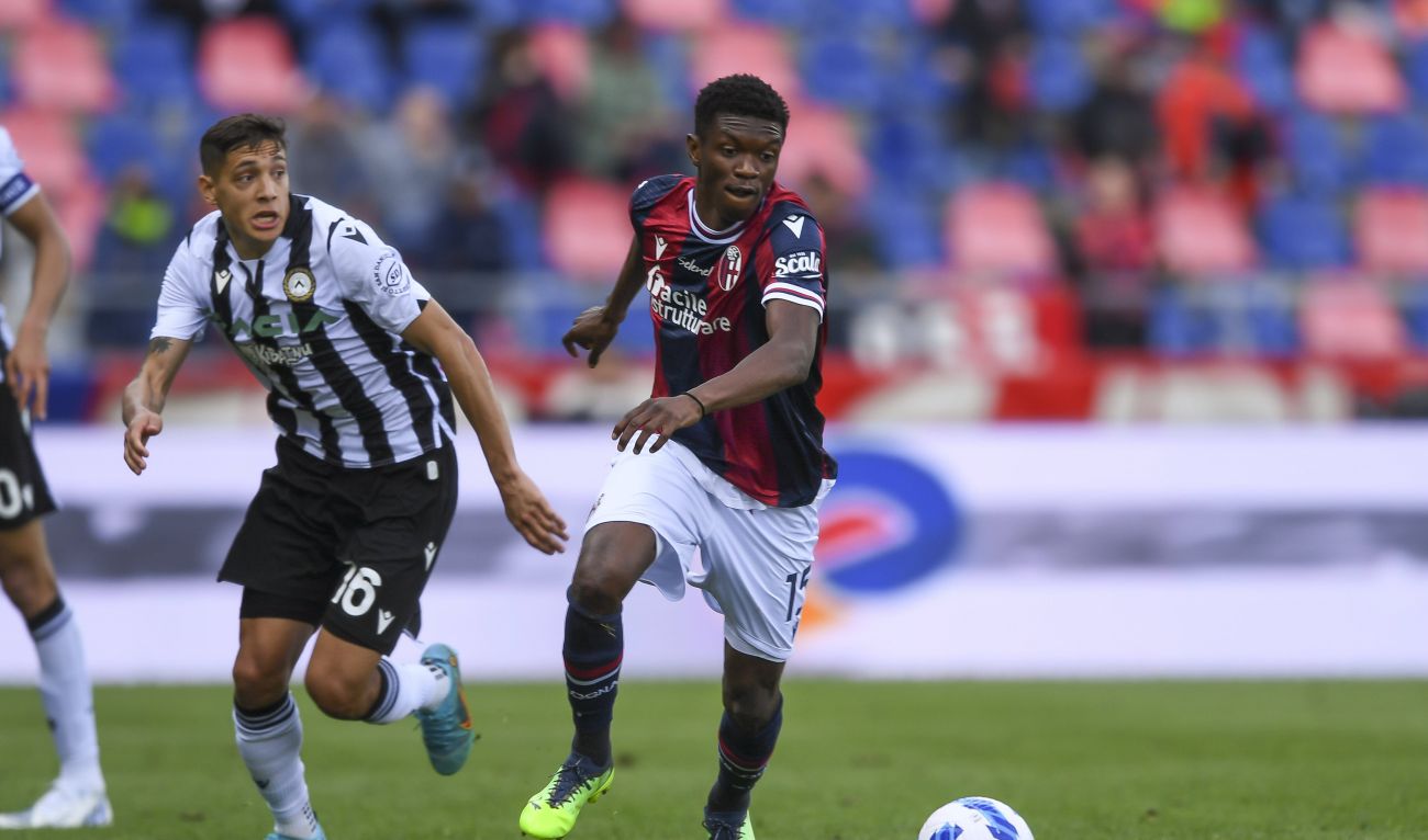 Mbyae, pe vremea când juca la Bologna, una dintre cele trei echipe pentru care a evoluat în Serie A