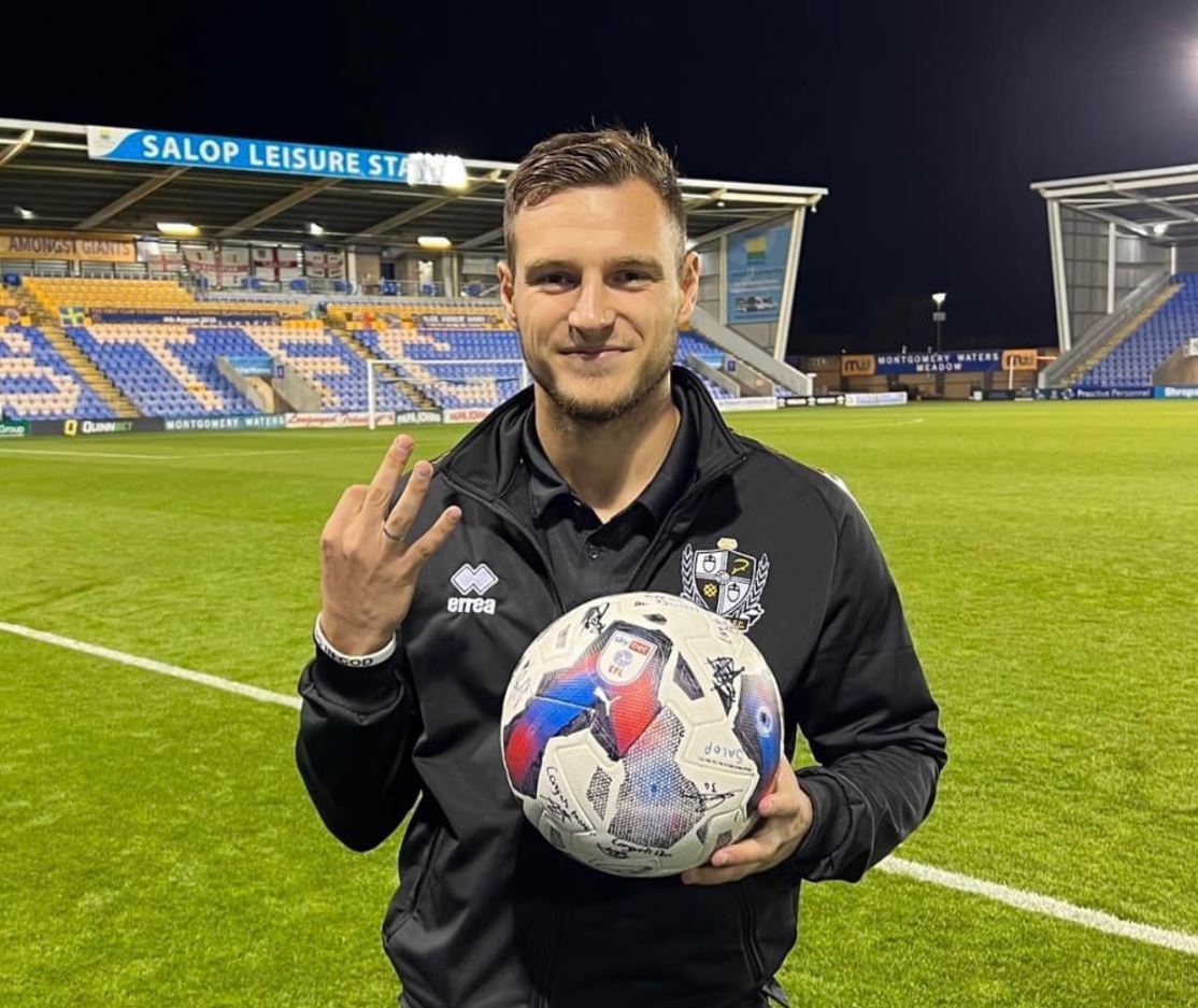 Dennis Politic a marcat un hattrick pentru Port Vale. Sursa foto: Facebook Cătălin Sărmășan