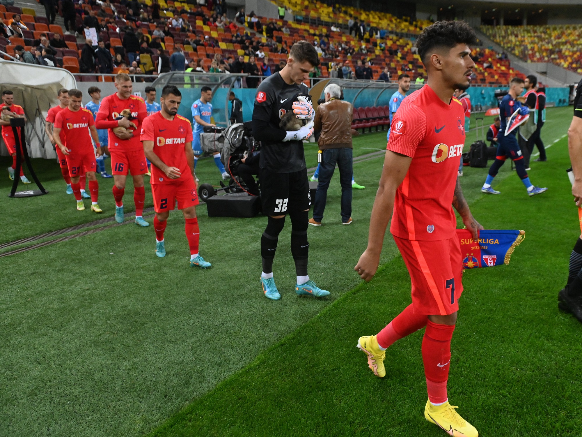 În tur, roş-albaştrii s-au impus cu 2-1 