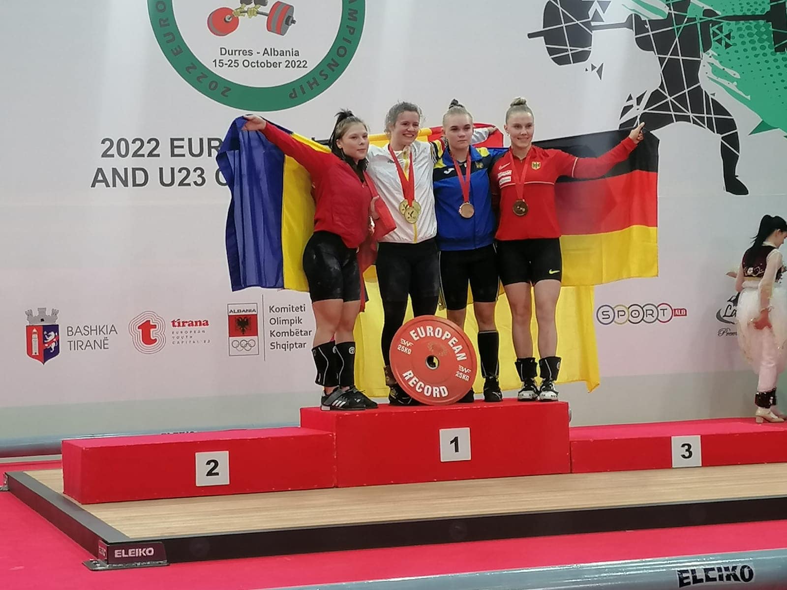Reprezentante ale României pe podium la CE din Albania, sursă Facebook/ Federaţia Română de Haltere