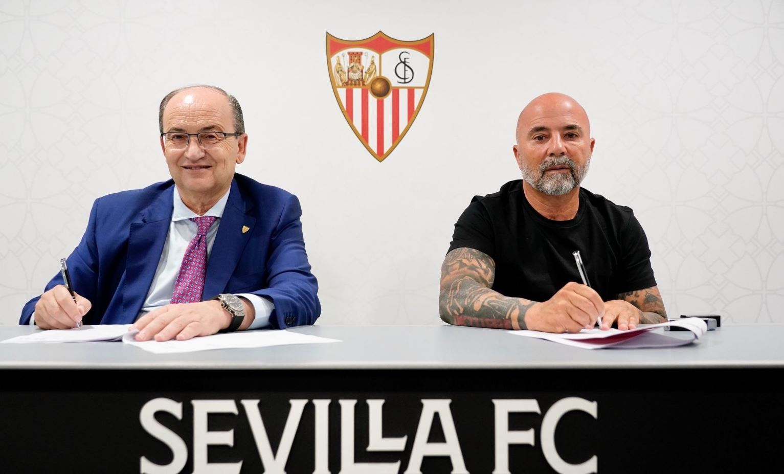 Jorge Sampaoli a semnat cu Sevilla FC. Sursa foto: Twitter @SevillaFC