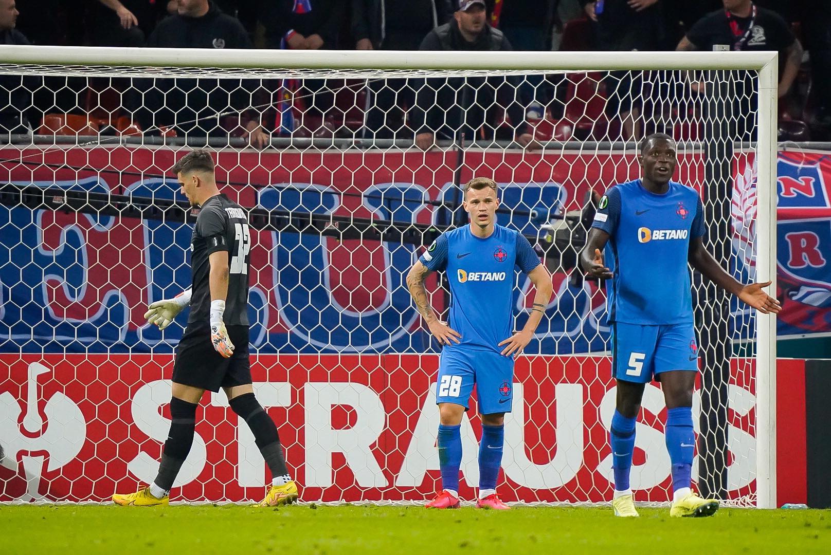 FCSB este echipa cu cea mai permeabilă apărare din grupele Conference League 