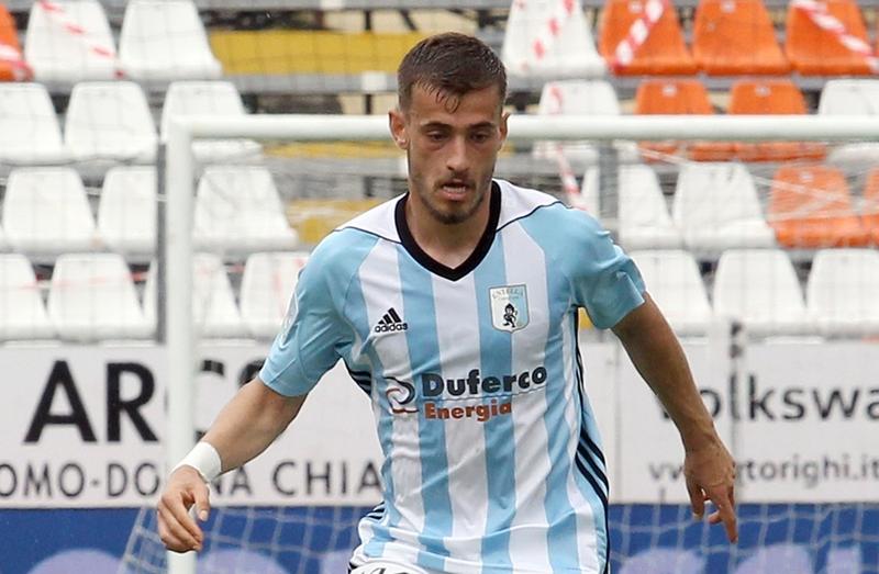 Dragomir a fost în lotul naţionalei U21 la CE din Italia din 2019, când tricolorii au ajuns până în semifinale 