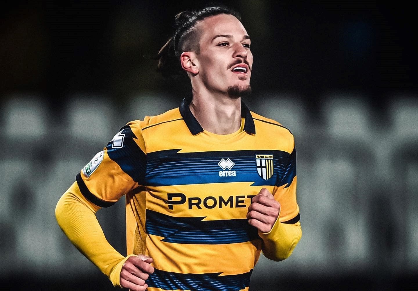 Dennis Man joacă de doi ani la grupaarea italiană din Serie B 