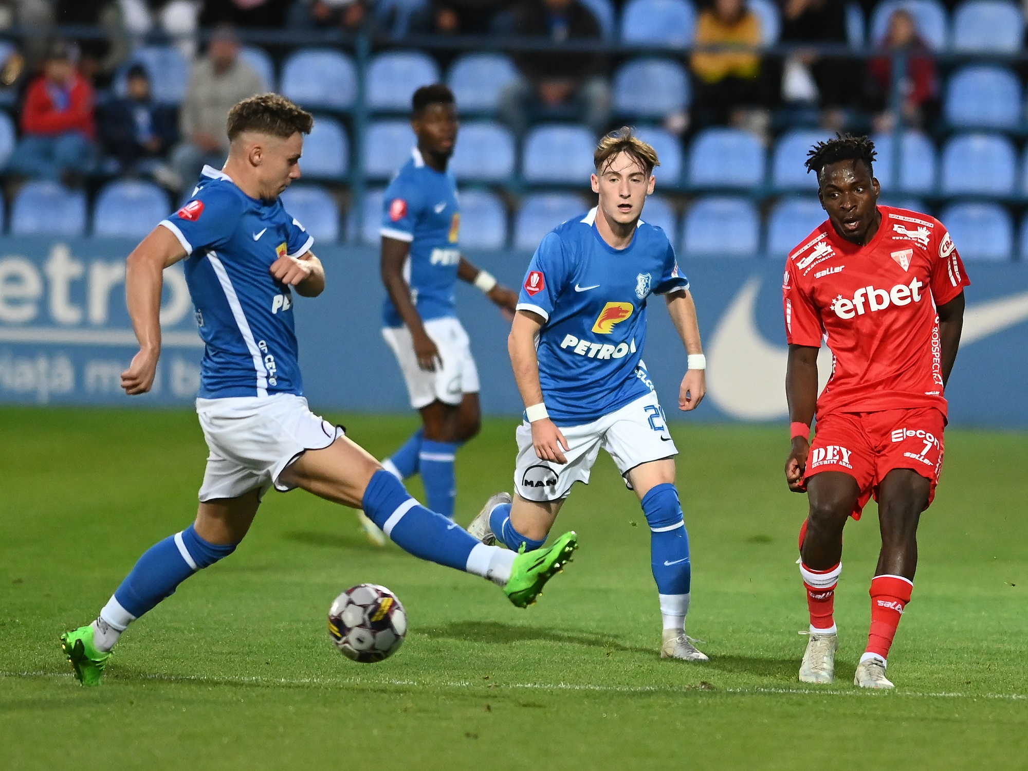 Otele a semnat cu CFR din vară, dar ardelenii încearcă să îl ia încă de pe acum © FOTO:Razvan Pasarica/SPORT PICTURES