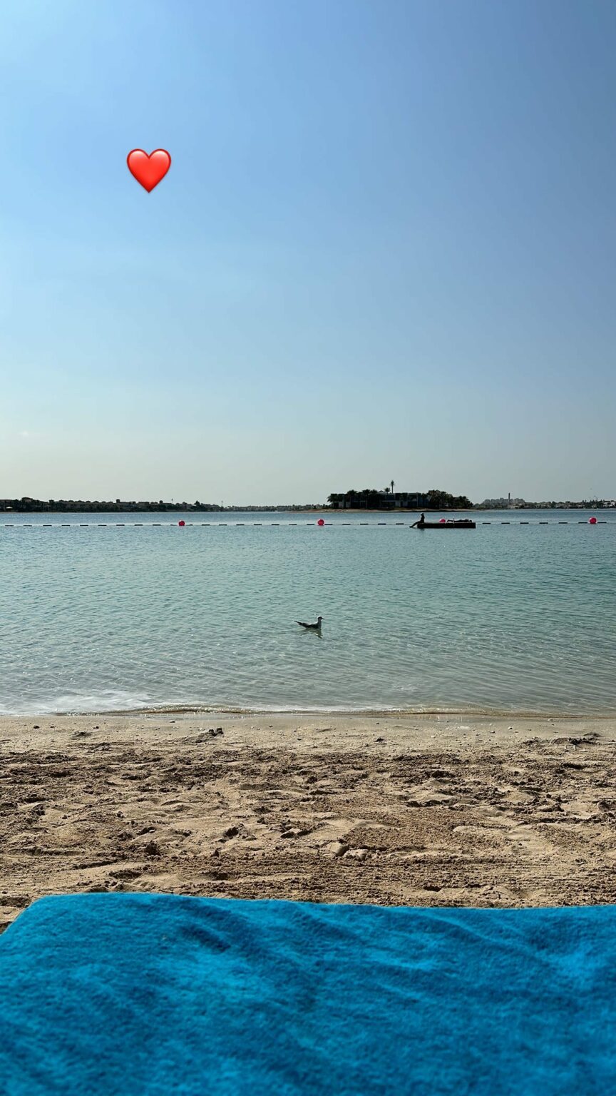 Halep a postat o fotografie de pe plaja din Dubai pe contul său de pe o reţea de socializare 