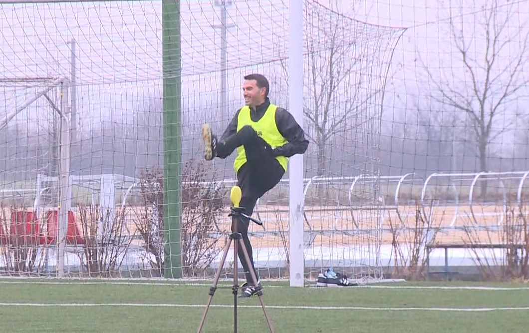 Haţegan a fost prezent la antrenamentele fizice obişnuite ale arbitrilor de la început de an, sursă foto: Captură Digi Sport Sport 