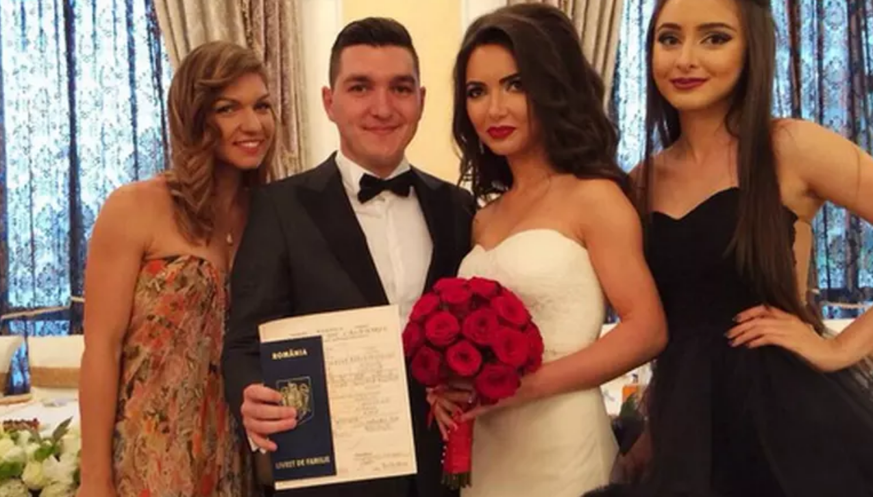 Simona, într-o fotografie realizată la nunta fratelui ei 