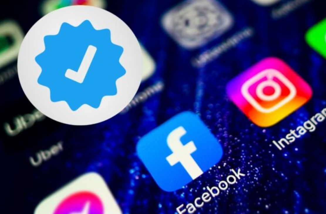 Aşa arată bifa albastră care apare pe conturile oficiale ale vedetelor din toată lumea