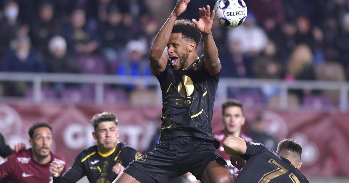 Fotbalistul a rămas până la finalul sezonului trecut la gruparea din Mediaş, în ciuda problemelor financiare 