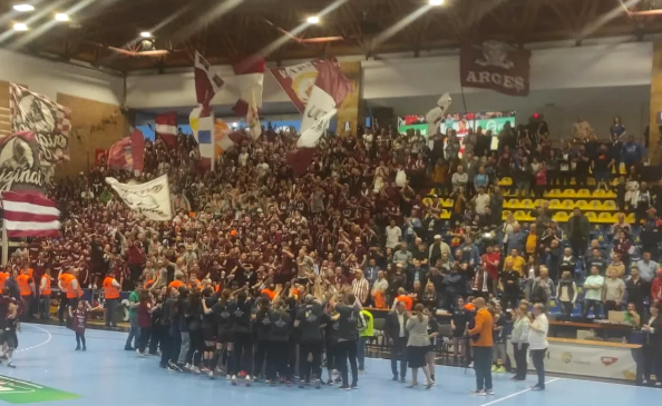 Galeria rapidistă şi-a dat în petec la meicul din optimile Cupei României la handbal feminin 