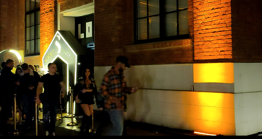 Omrani, în prima noapte de distracție. Sursa foto: prosport.ro