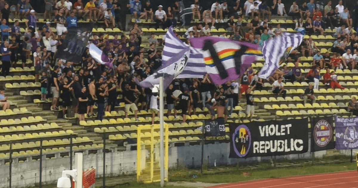 Fanii lui FC Argeş au fost extrem de nemulţumiţi de ultimele evoluţii ale favoriţilor