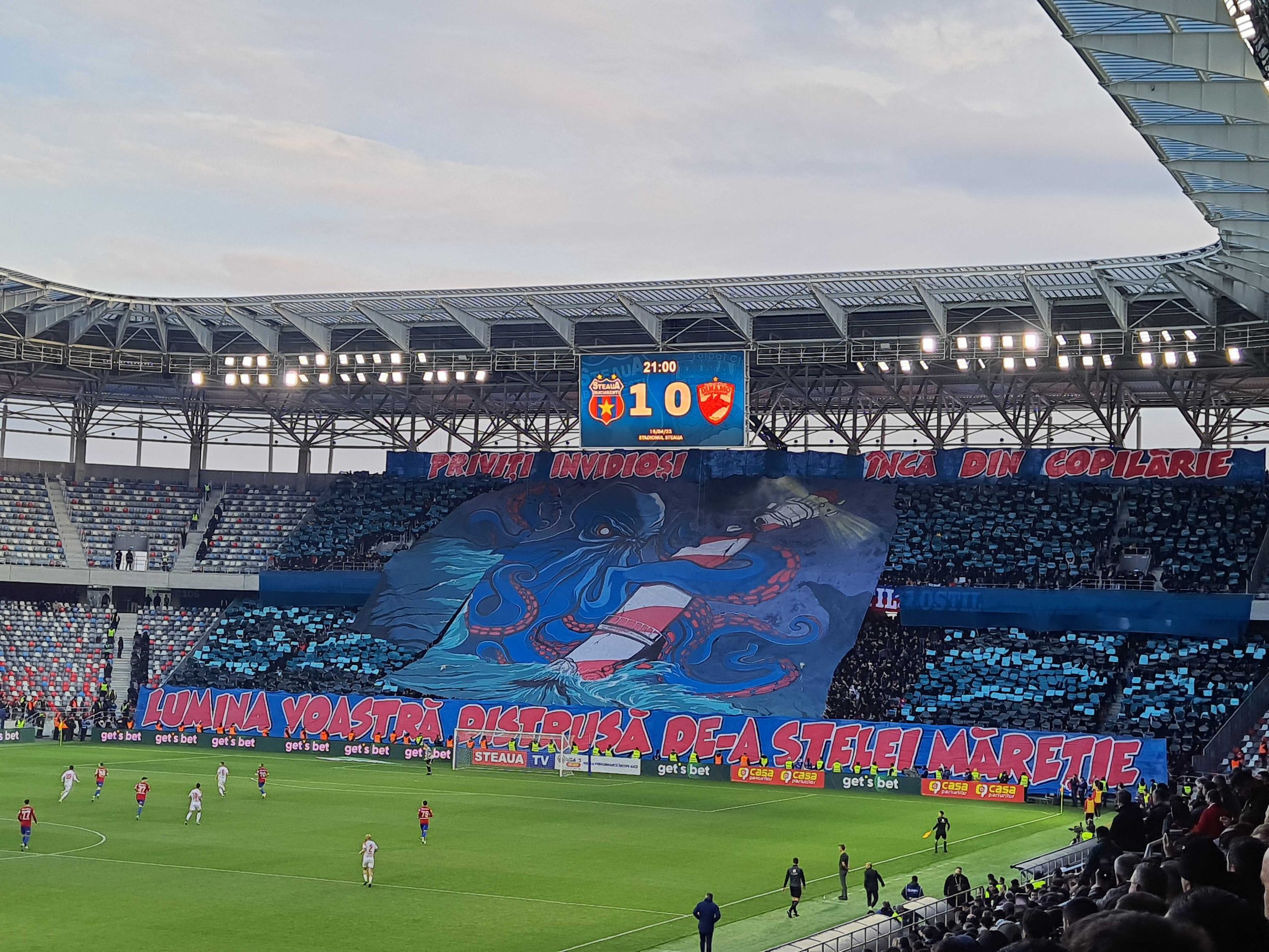 Scenografia fanilor stelişti de aseară la derby-ul cu Dinamo