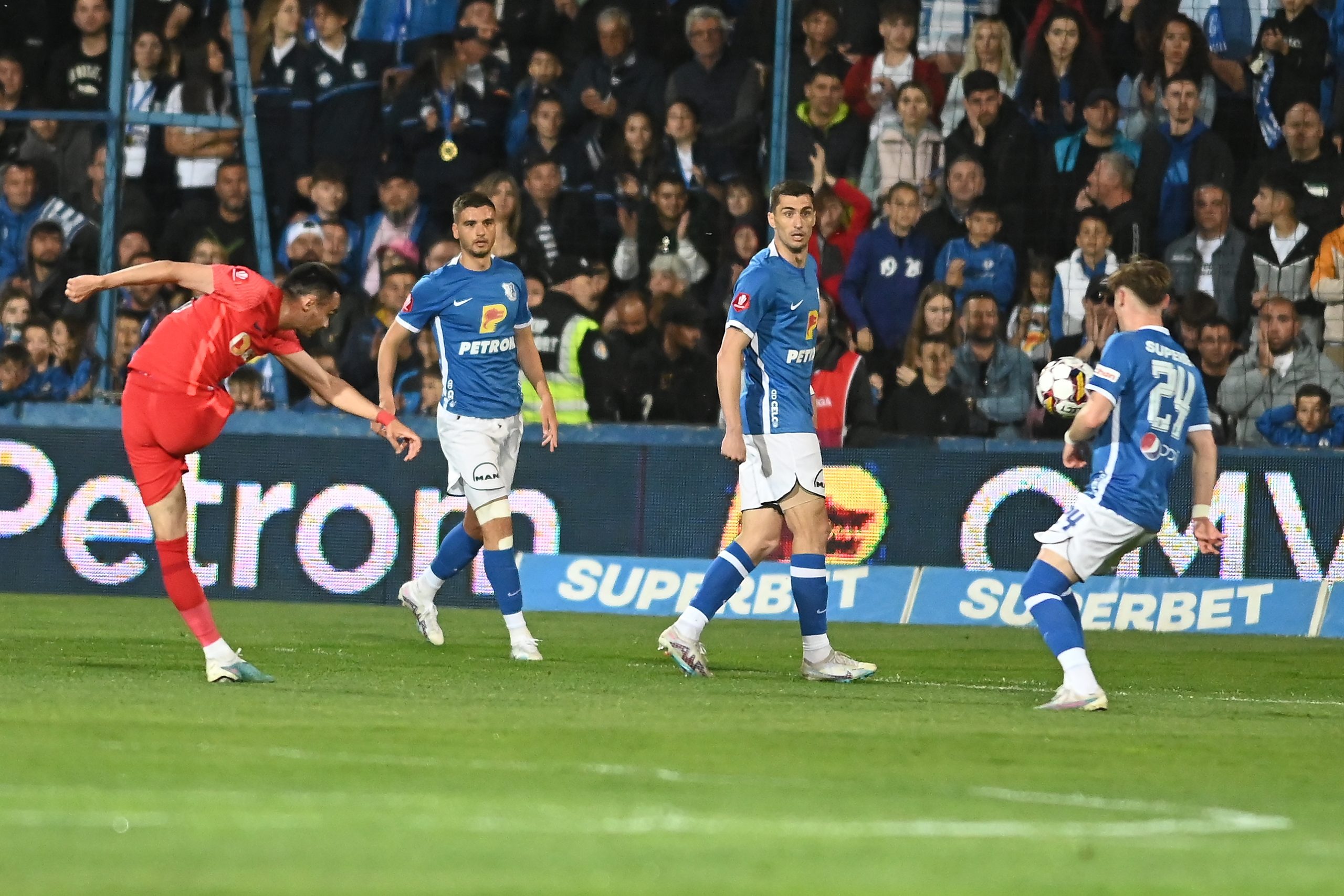 Nedelcu a fost martor la execuţia lui Şut care a deschis balul pe litoral, © FOTO:Razvan Pasarica/SPORT PICTURES