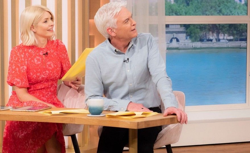 Scandal șocant în televiziune. Un prezentator și-a înșelat soția cu un coleg