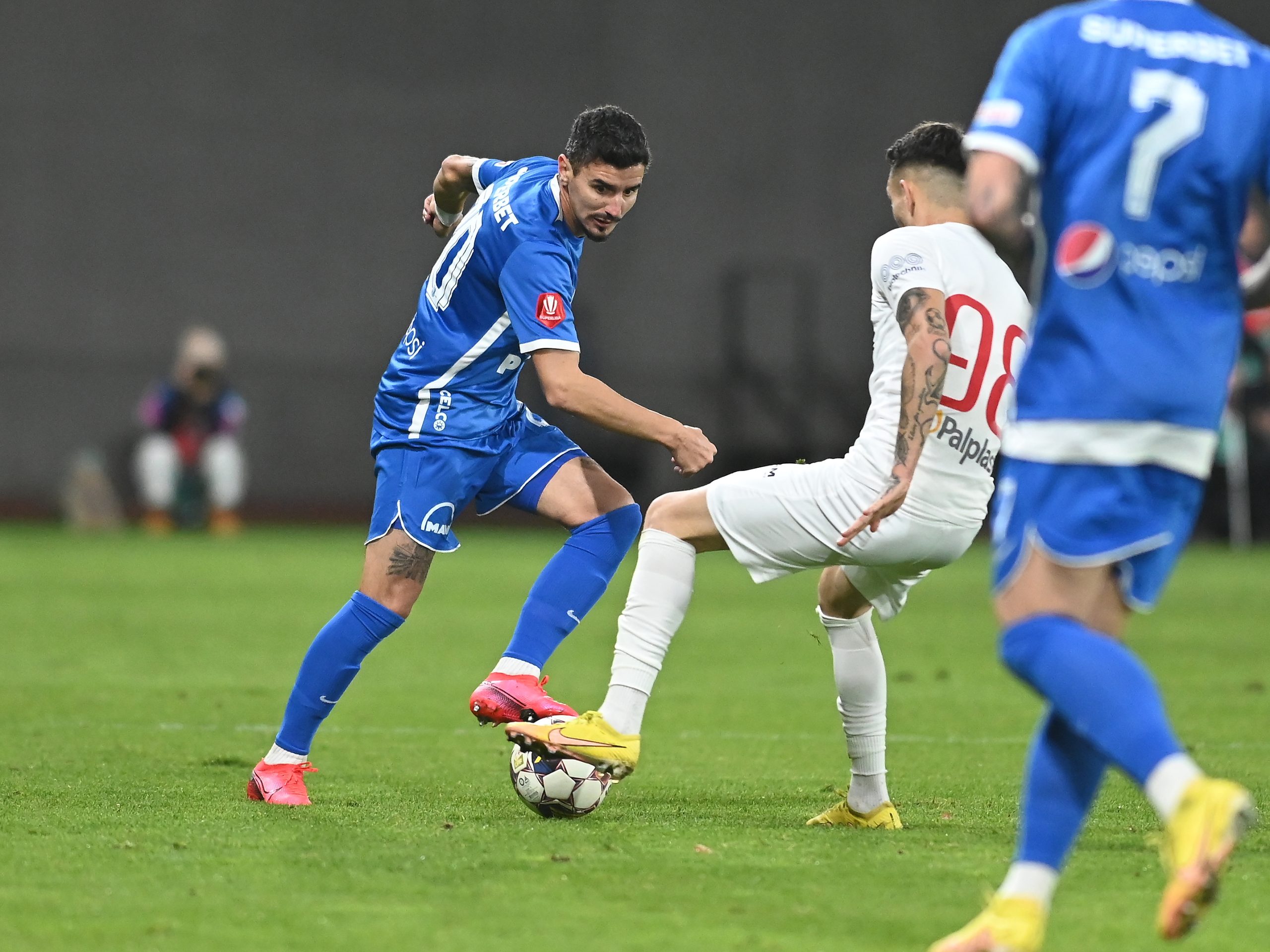 Benzar, în tricoul Farului în stagiunea precedentă © FOTO:Razvan Pasarica/SPORT PICTURES