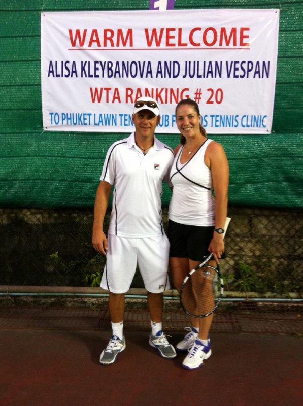 Iualin Vespan, în stânga, alături de Alisa Kleybanova 