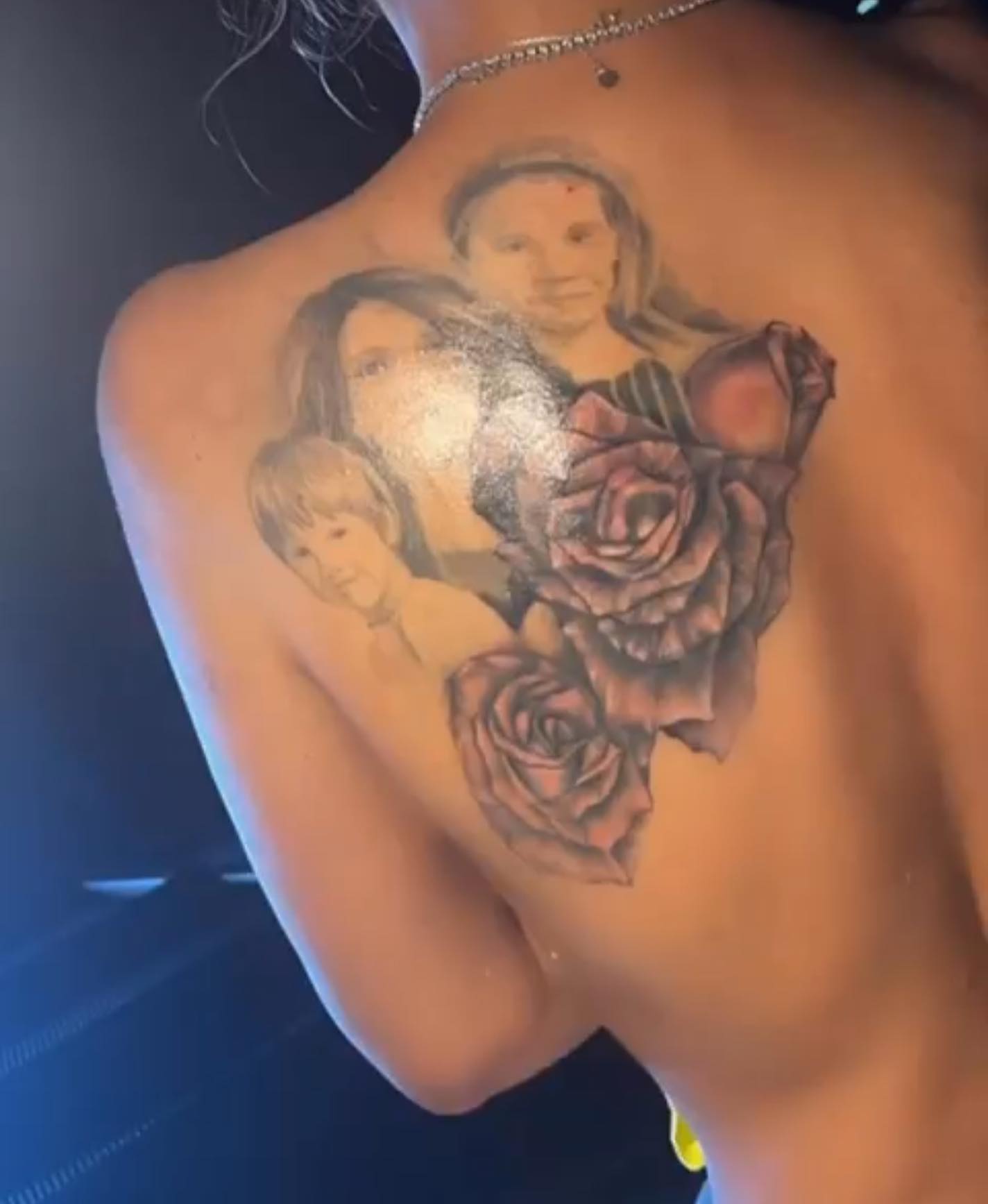 Cu trei trandafiri, Anamaria Prodan l-a făcut uitat definitiv pe Reghe