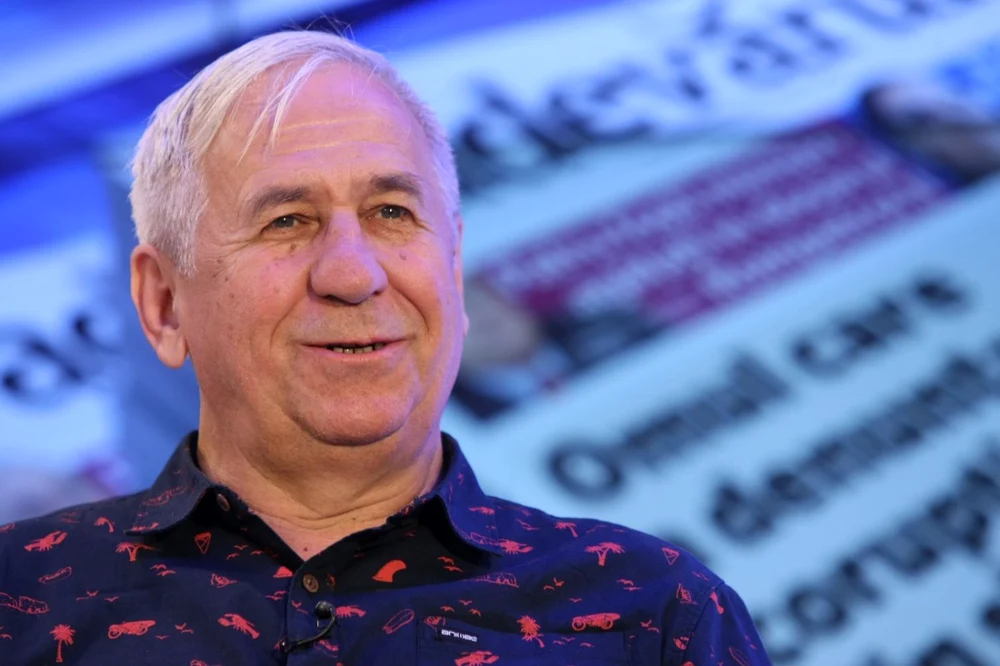 „Tavi Popescu s-a dus la fund! Să renunțe la puștismele vârstei”. Un mare actor dă de pământ cu vedeta de la FCSB. Ce părere are despre Florinel Coman