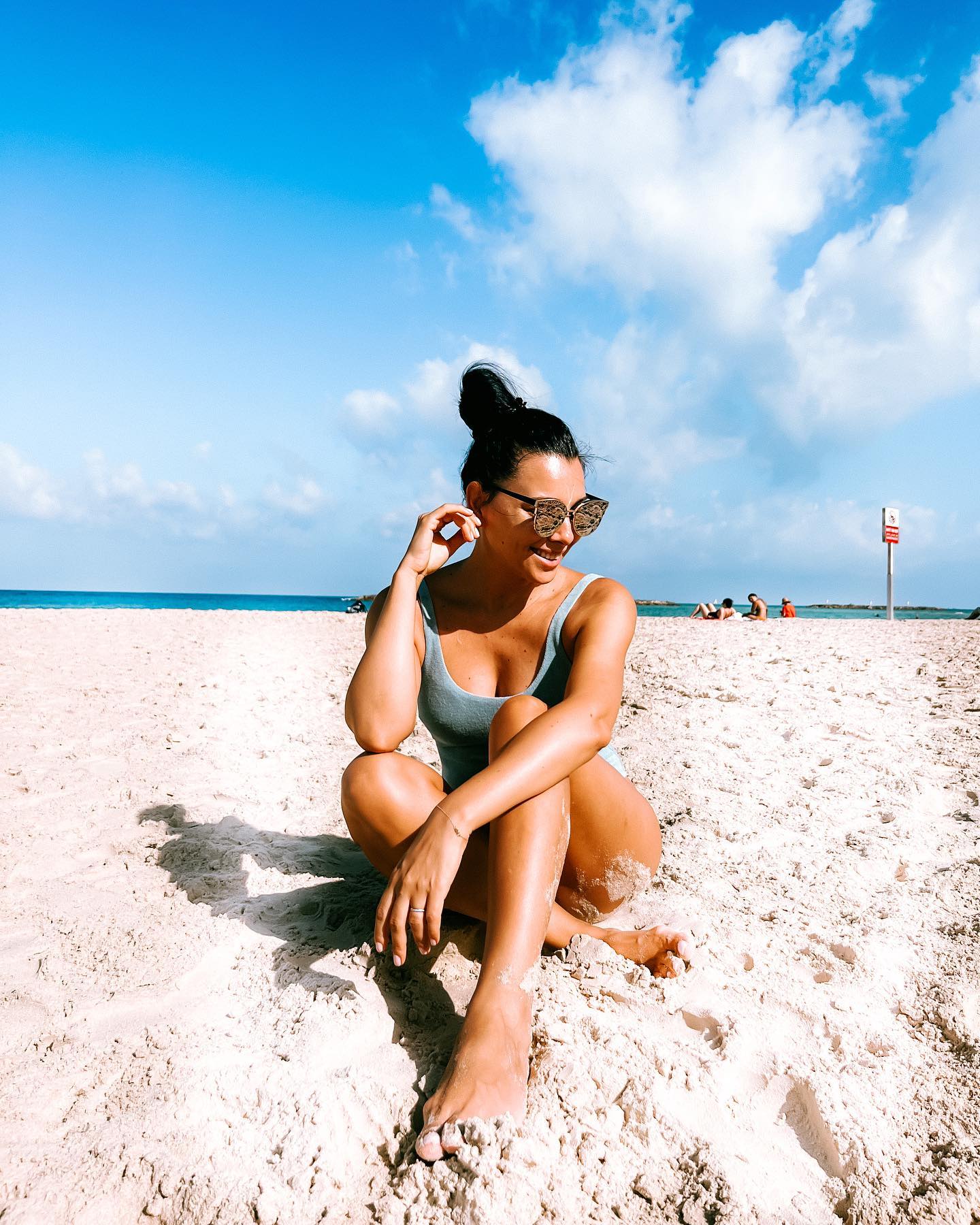 Atrage toate privirile când iese pe plajă. Corina Caragea, fotografie de mii de like-uri