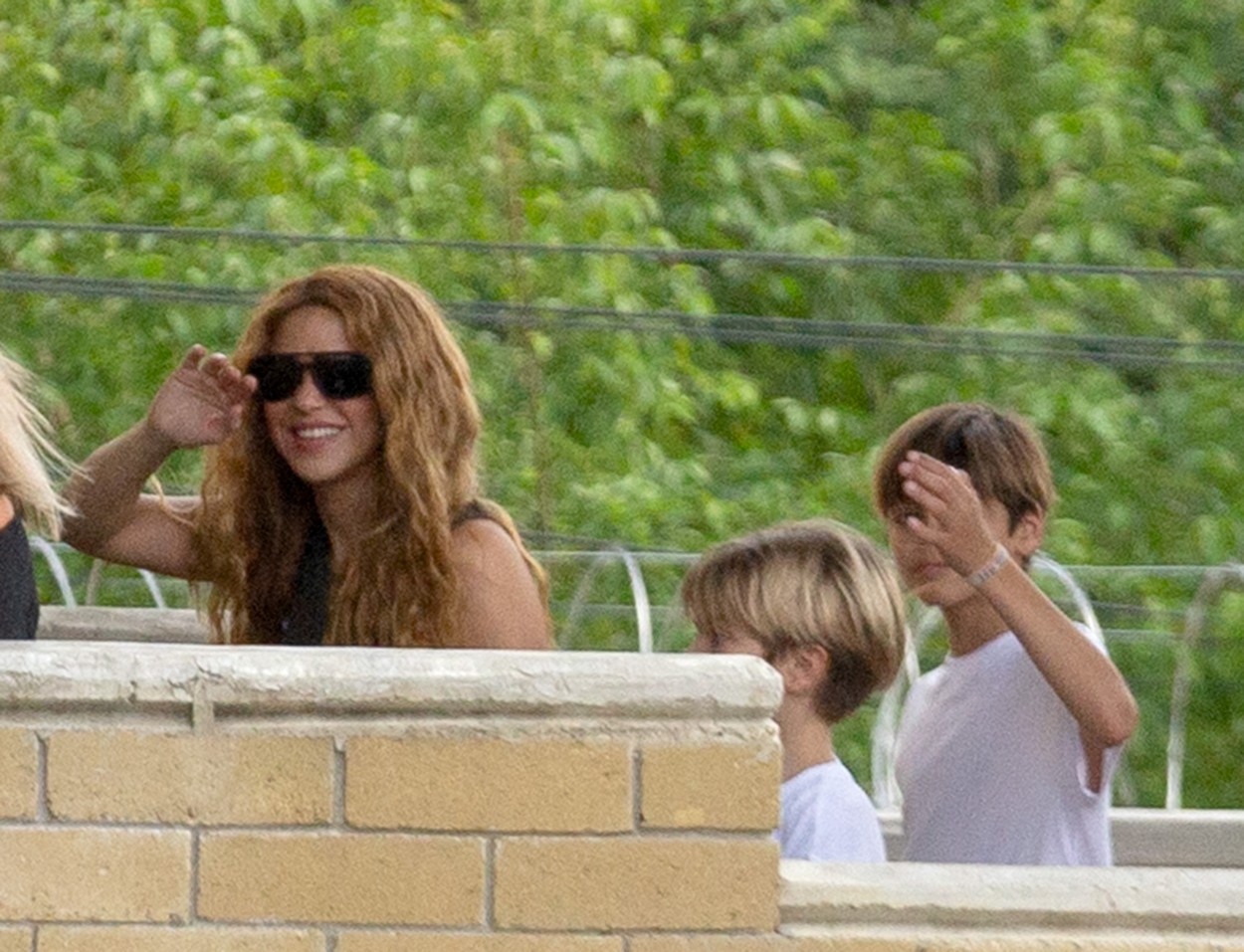 Ce a făcut Shakira în Columbia alături de cei doi băieți ai ei și ai lui Pique. Paparazzi au fost pe fază și au surprins-o