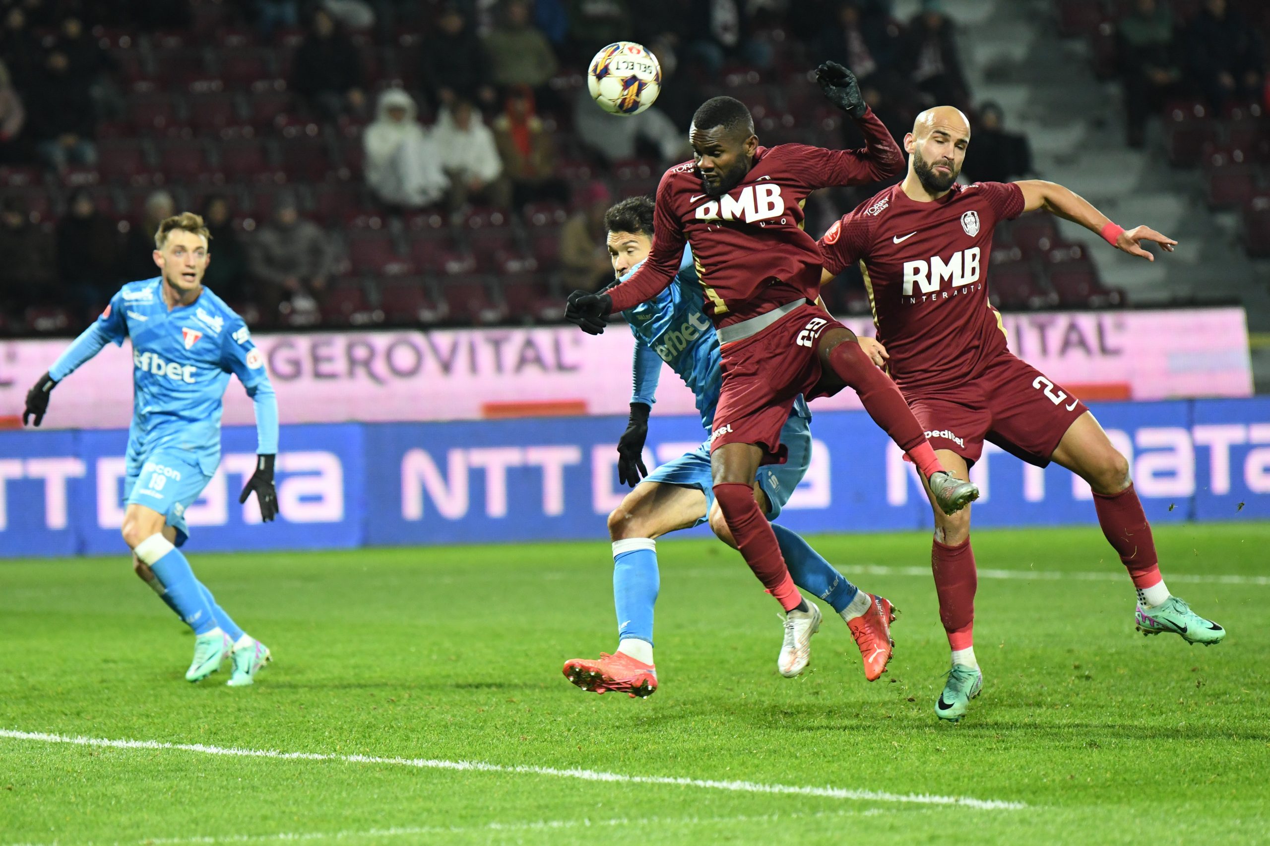 E un joc îmbătrânit, fără viteză!”. CFR Cluj, făcută praf după remiza cu UTA - Playsport