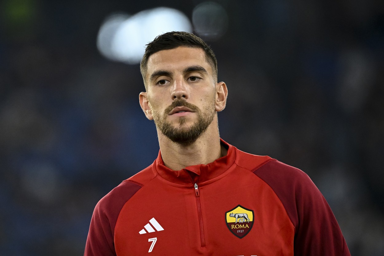 Scandal mondial Jucător de la Roma acuzat că e obsedat de o româncă! O plătea pentru diverse servicii intime „Mai mult de 100.000 de euro”