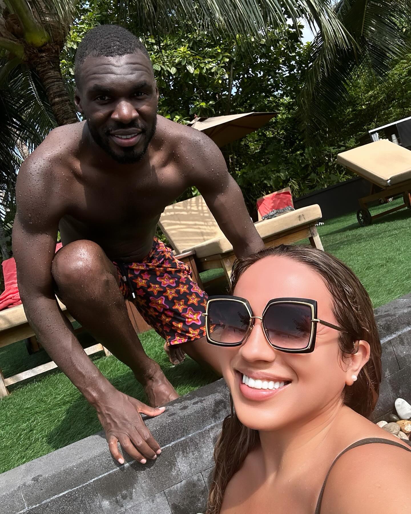 Imagini inedite din Dubai! Cine e fotbalistul belgian care a mers la piscină cu vedeta care l-a refuzat pe Mutu