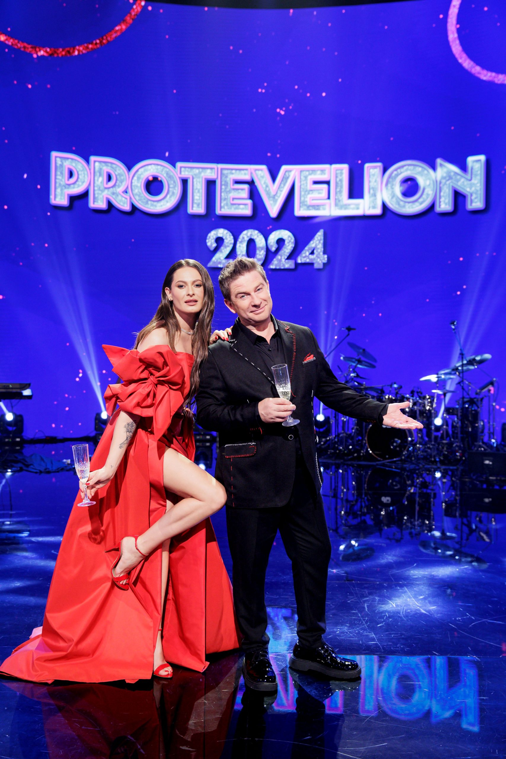 Pavel Bartoș și Raluka vor prezenta Protevelion 2024. Ce vedete petrec noaptea dintre ani în show-ul de la PRO TV